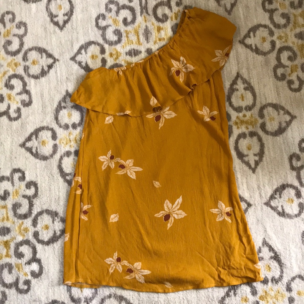 One shoulder dress